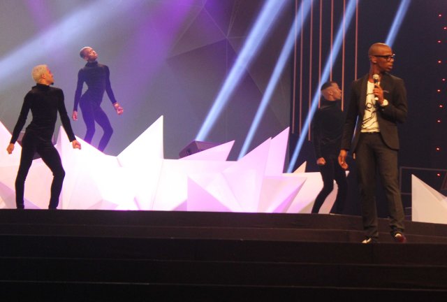 musician & dancers_4744