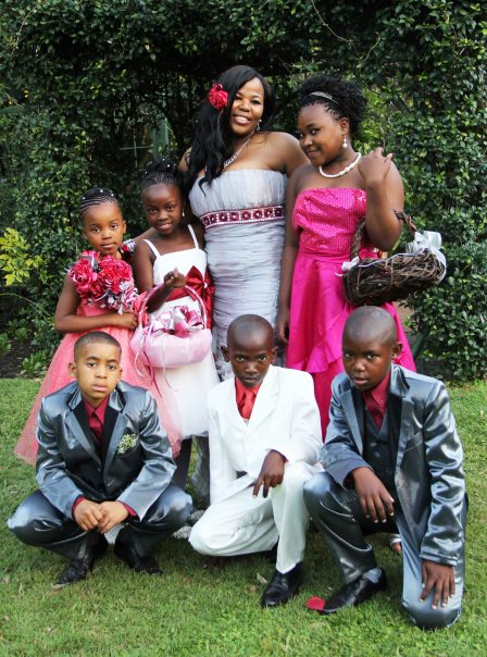 amanda & strouwmeisie & flower boys_5549