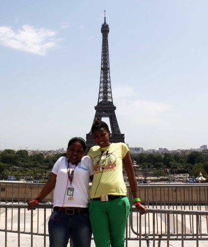 terra in Paris with TFC member_2008