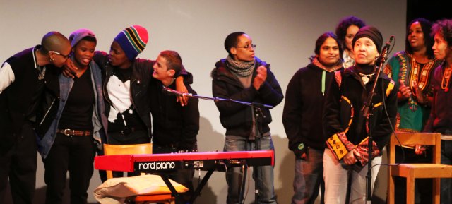 elle resistant2_2751