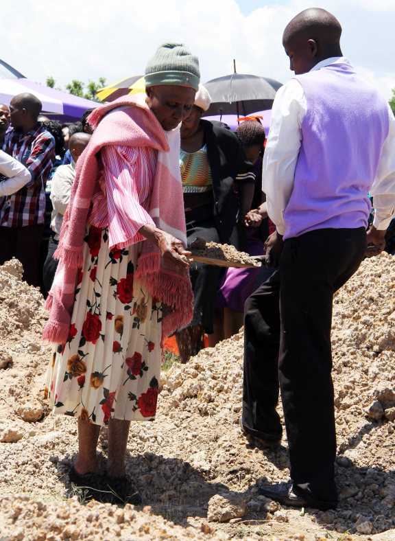 The mother mourning the sudden death of her daughter who was the sole breadwinner at home