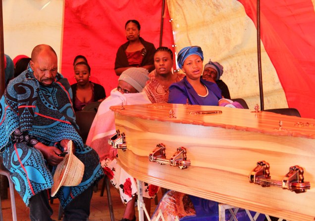 2013 Dec. 15: Photos from the funeral of the recently murdered lesbian in Ratanda