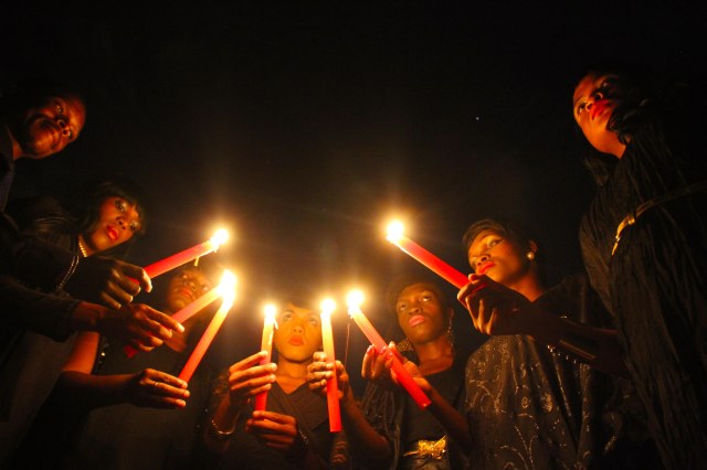 Mo(u)rning photos by Zanele Muholi (2014/01/10)