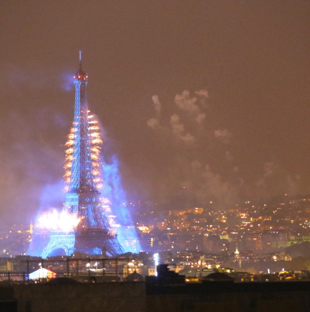 eiffel tower blue_4182