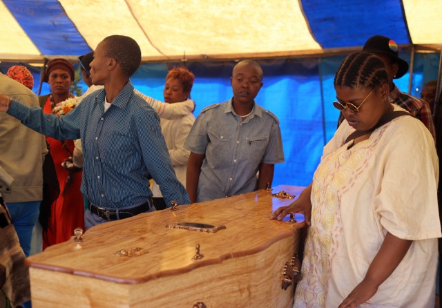 blk lesbian as pallbearers_9587