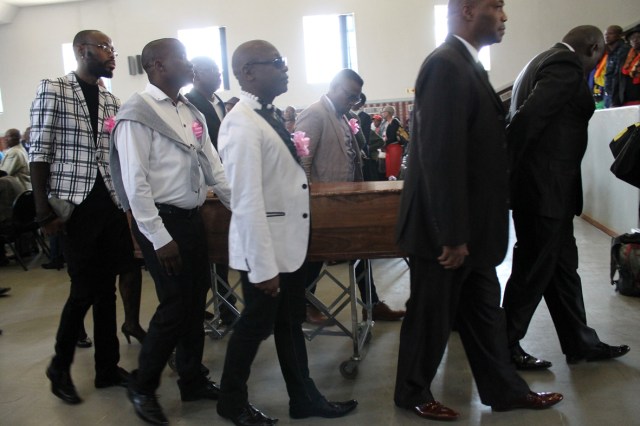 cortege lives for cemetery_3929