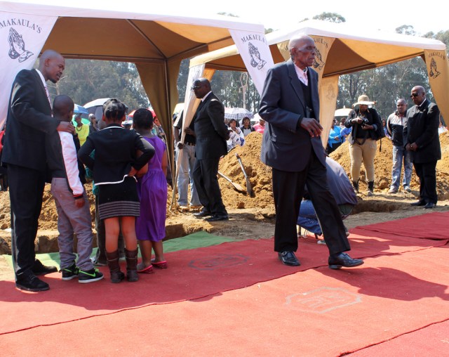 family and relatives_4034