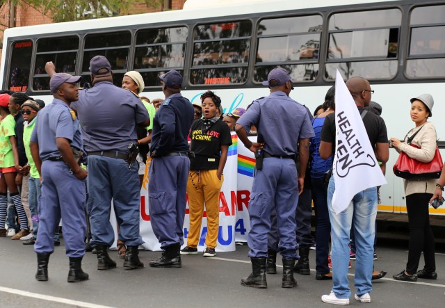 Police on guard_8374