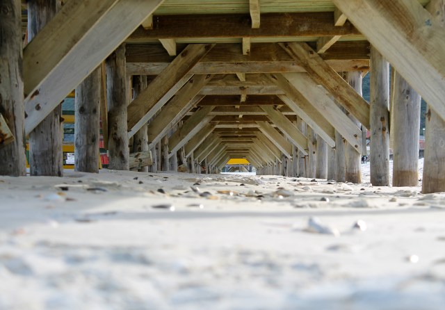 colourful beach house structure_0064