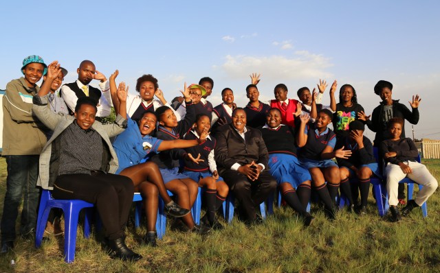 Mpho Nefuri wt Young Female Photographers @ Aurora Girls High School SOWETO_0417