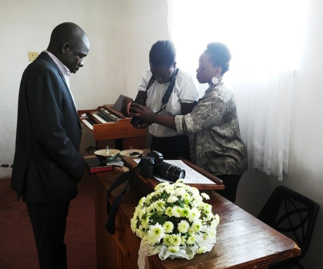 Lindeka with Elisa PICA and father_00001926