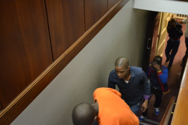 Abasolwa bevela enkantolo ngecala ababhekene nalo. (Picture by Londeka Dlamini)