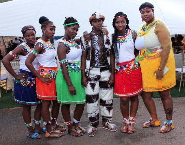 2015 April 25 Javas with bridemaids_3125