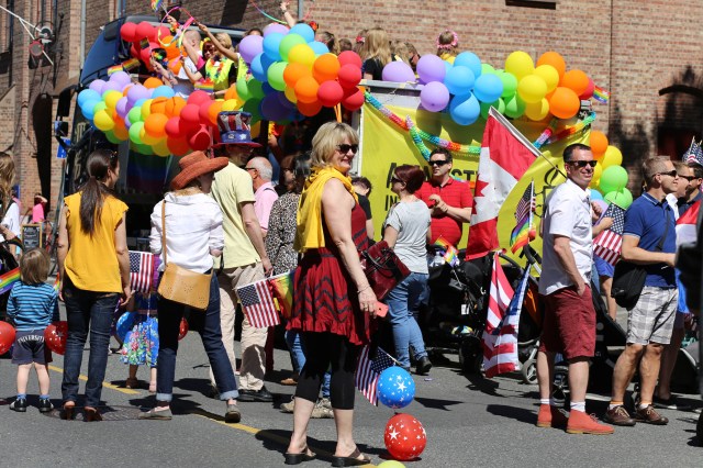 2015 June 27 Amnesty float @Oslo Pride_7519