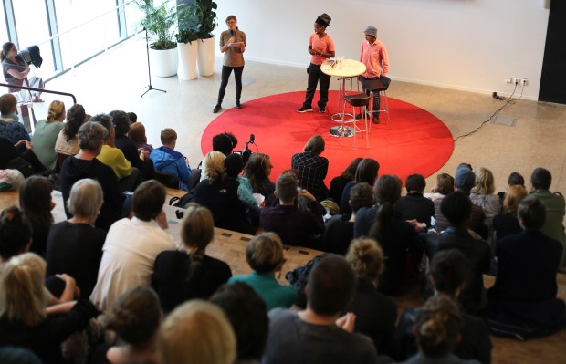 2015 Sept. 2 Louise Wolthers introduce LD & Muholi_2376