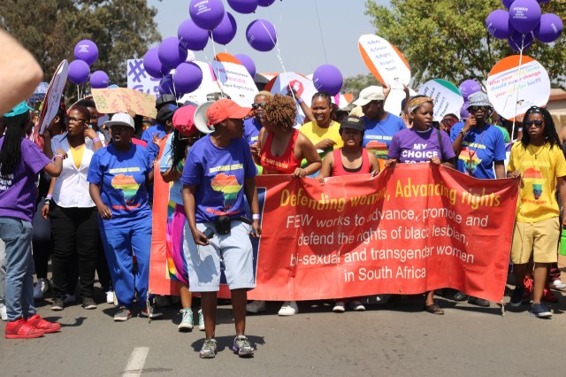 2015 Sept. 26 Lovey at the forefront_5982